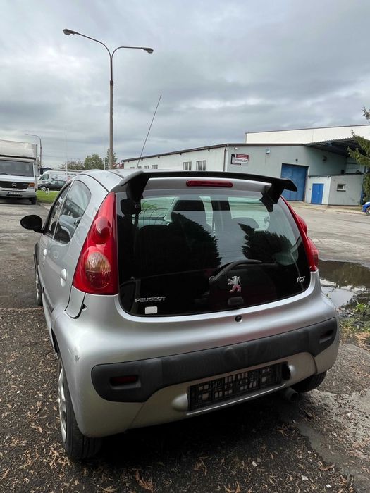 Peugeot 107 1.0 na części karoseria lampy zderzak maska drzwi błotnik