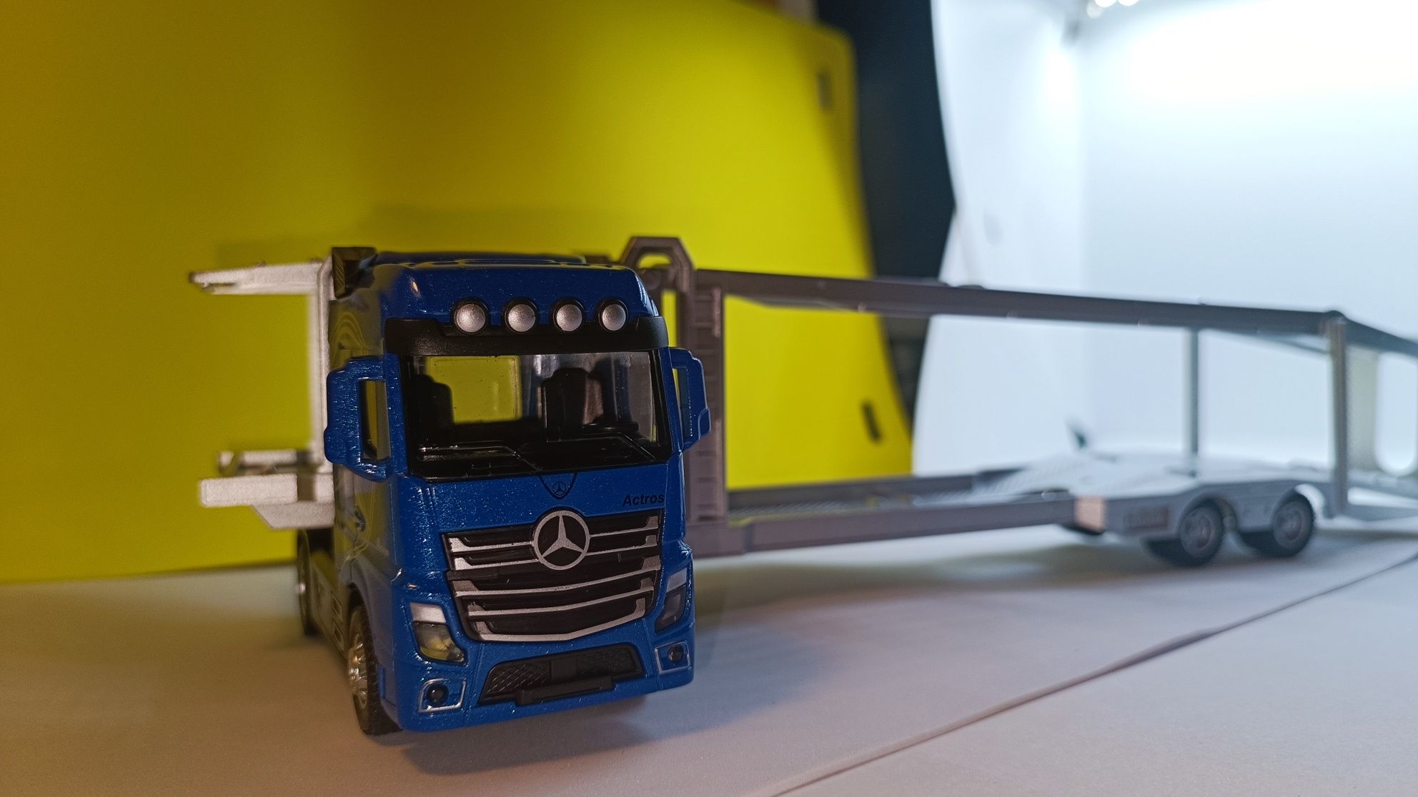 Модель Mersedes-Benz Actros Автовоз 1:50