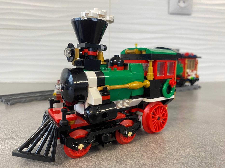 LEGO Creator Świąteczny pociąg 10254