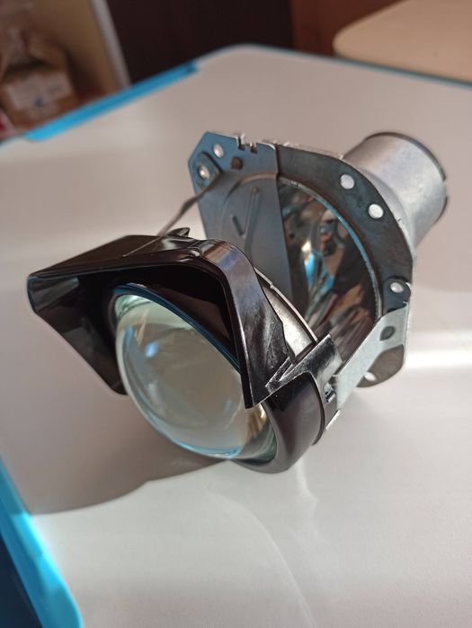 Биксеноновая линза на Форд Эскейп 2017