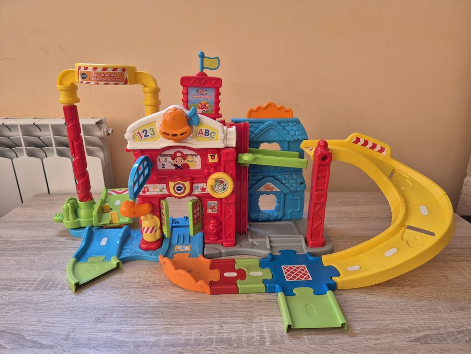 Remiza strażacka Vtech tut tut autka