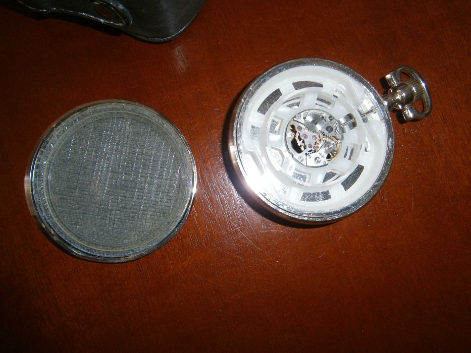 Zegarek zabytkowy rosyjski antyczny + drugi na baterię nowy !