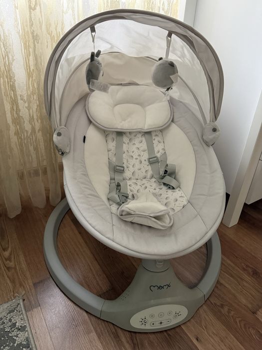 Заколихуючий центр гойдалка Momi Kenani