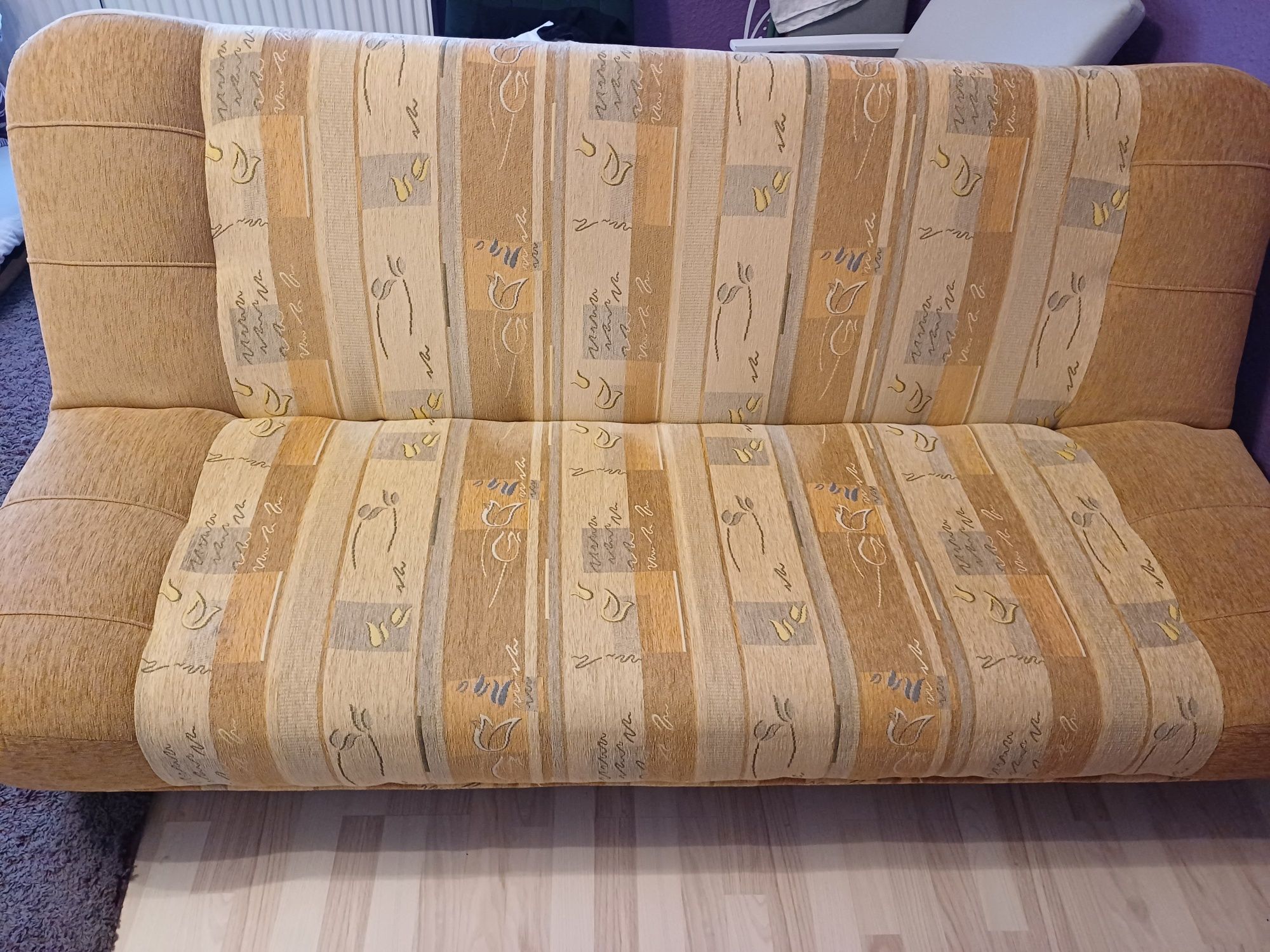 Kanapa z pojemnikiem