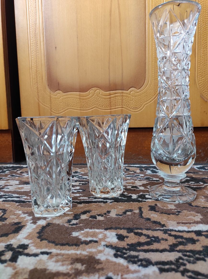 Продам вазы стекло