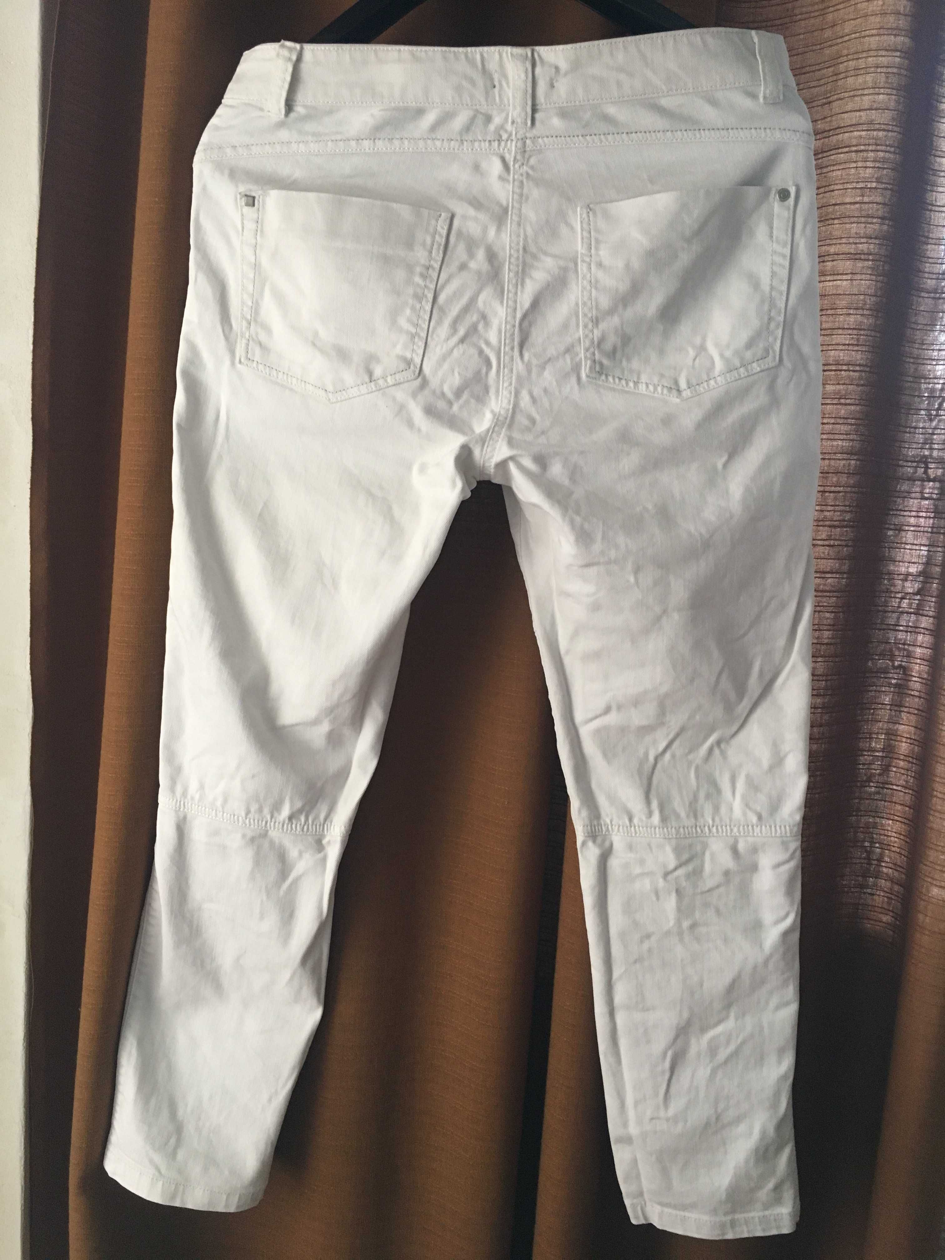 Białe jeansowe spodnie Casual Bandolera roz. XL 42