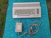 Commodore C64 z zasilaczem