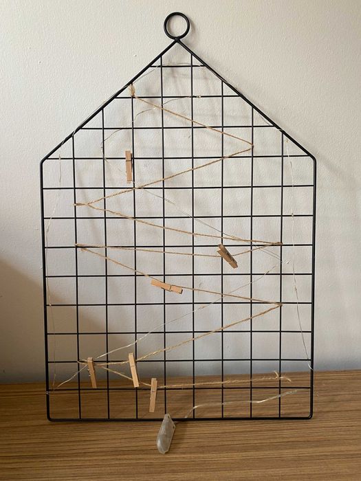 Kratka metalowa, dekoracja ścienna - klamerki do zdjęć, podświetlana!