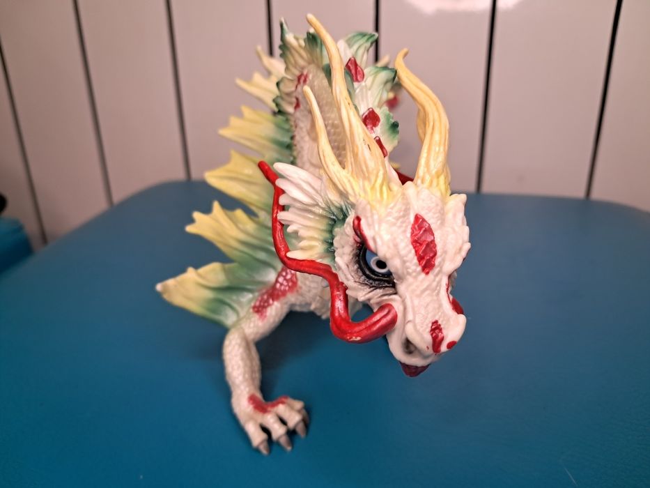 Auruun Smok 70446, model z 2011 - model smoka z krainy elfów Bayala.