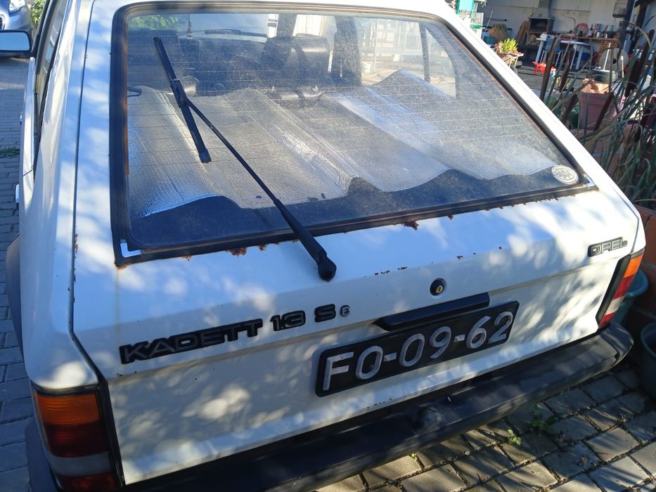 Vende - se Opel Kadet 81