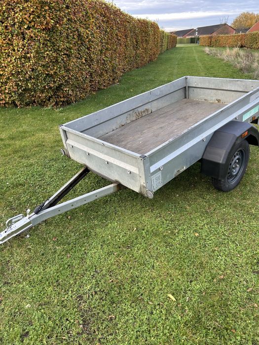 Przyczepka samochodowa