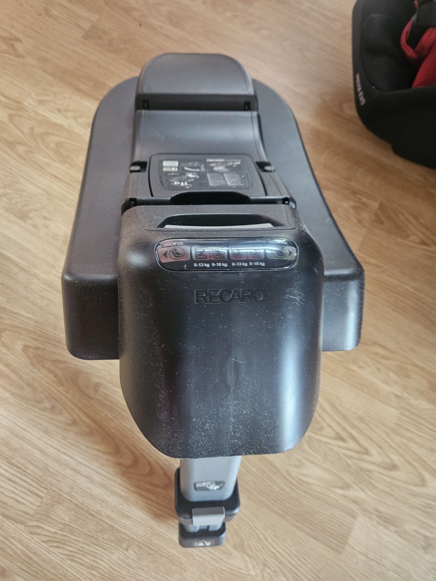 Sprzedam fotelik samochodowy z bazą isofix firmy  recaro