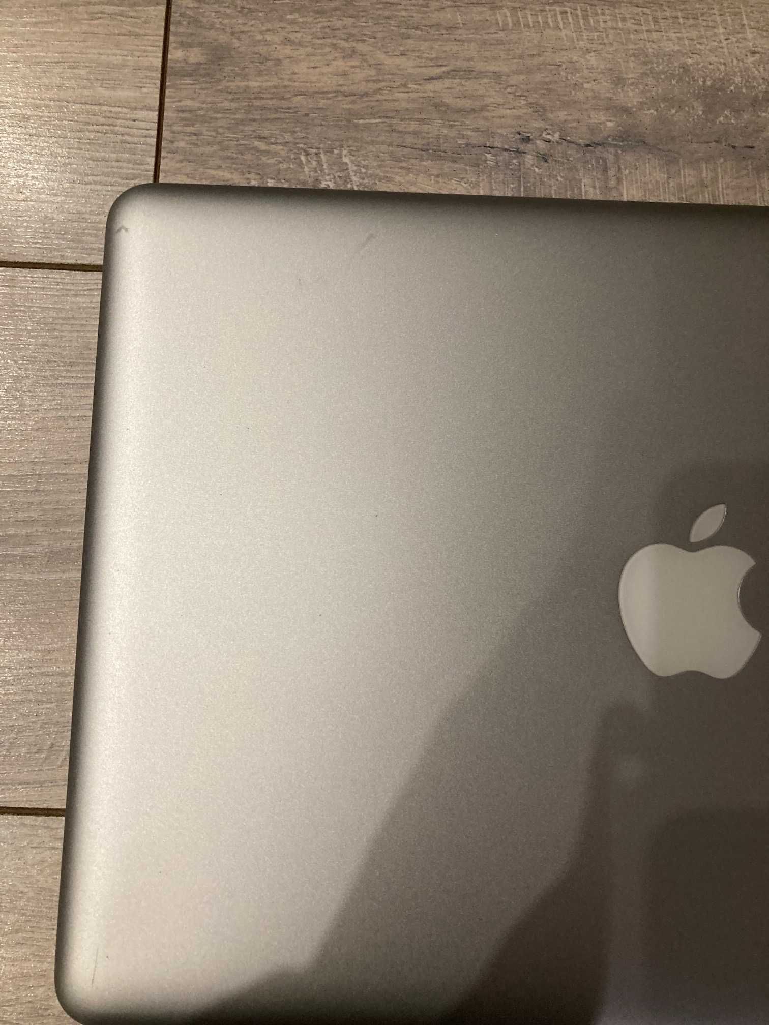 Apple Macbook pro 13 cali 2010 i5 8gb ram bez dysku ładowarka bateria