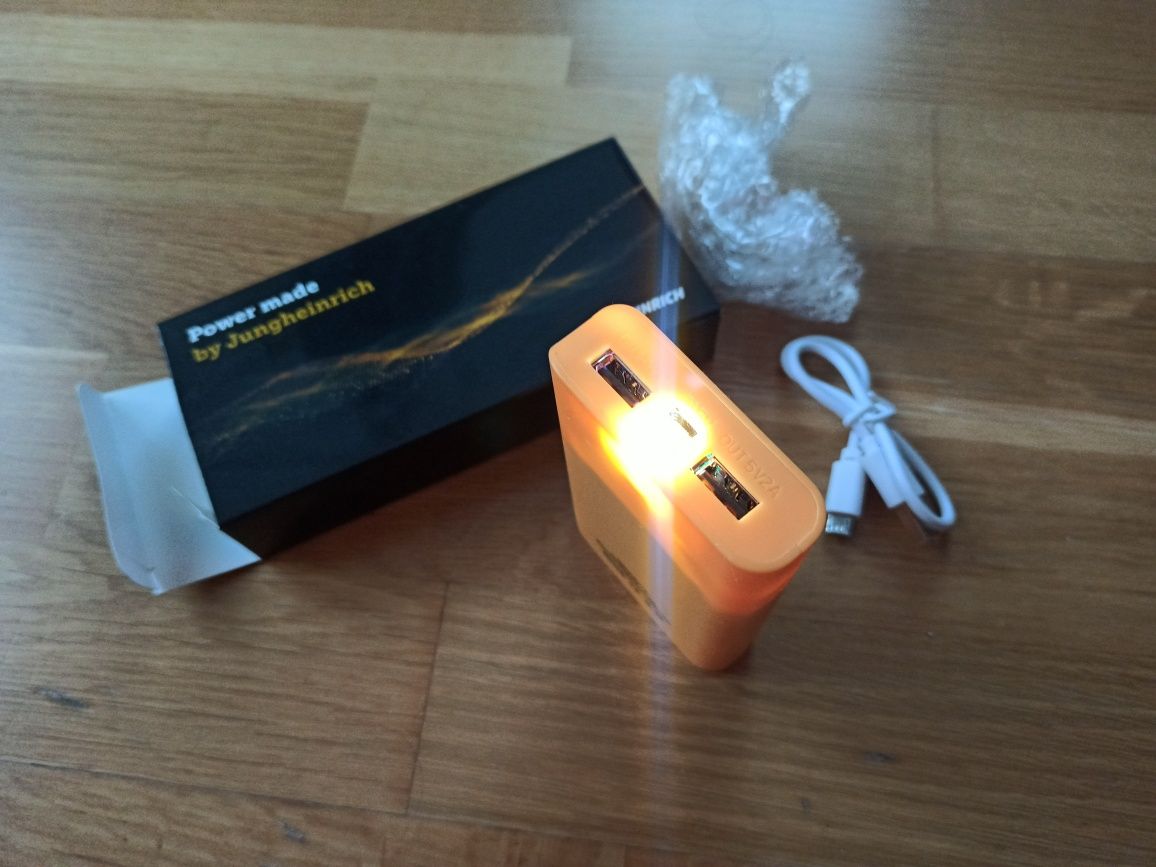 Powerbank jungheinrich wraz z latarką