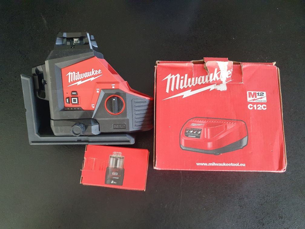 laser 3-płaszczyznowy 360° zielony MILWAUKEE M12 3PL NOWY