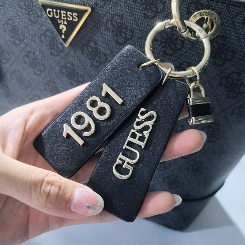 Сумка-шопер Guess