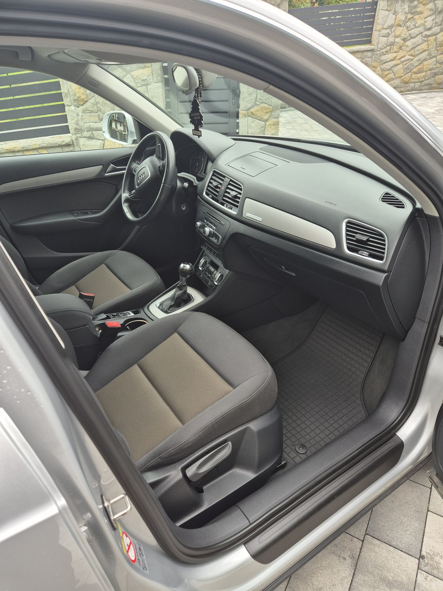 Audi q3 2.0 tdi automat tylko 140tys km