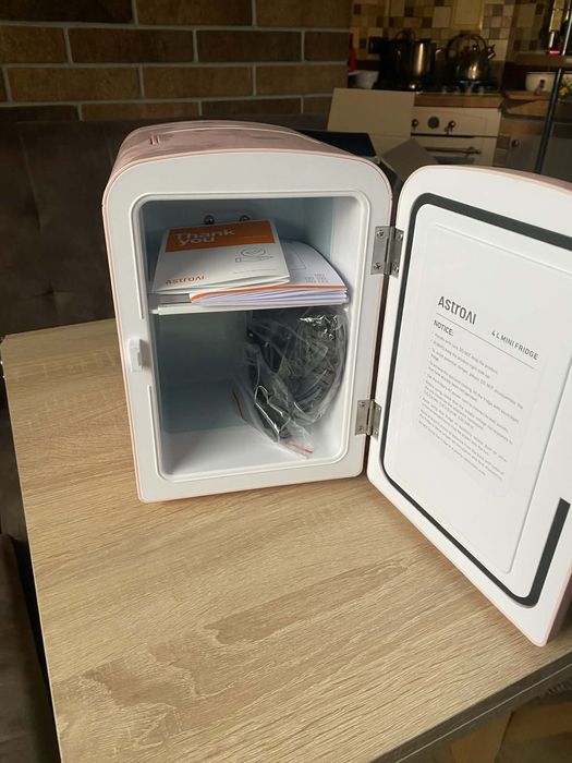 портативний холодильник об’ємом 4 літри