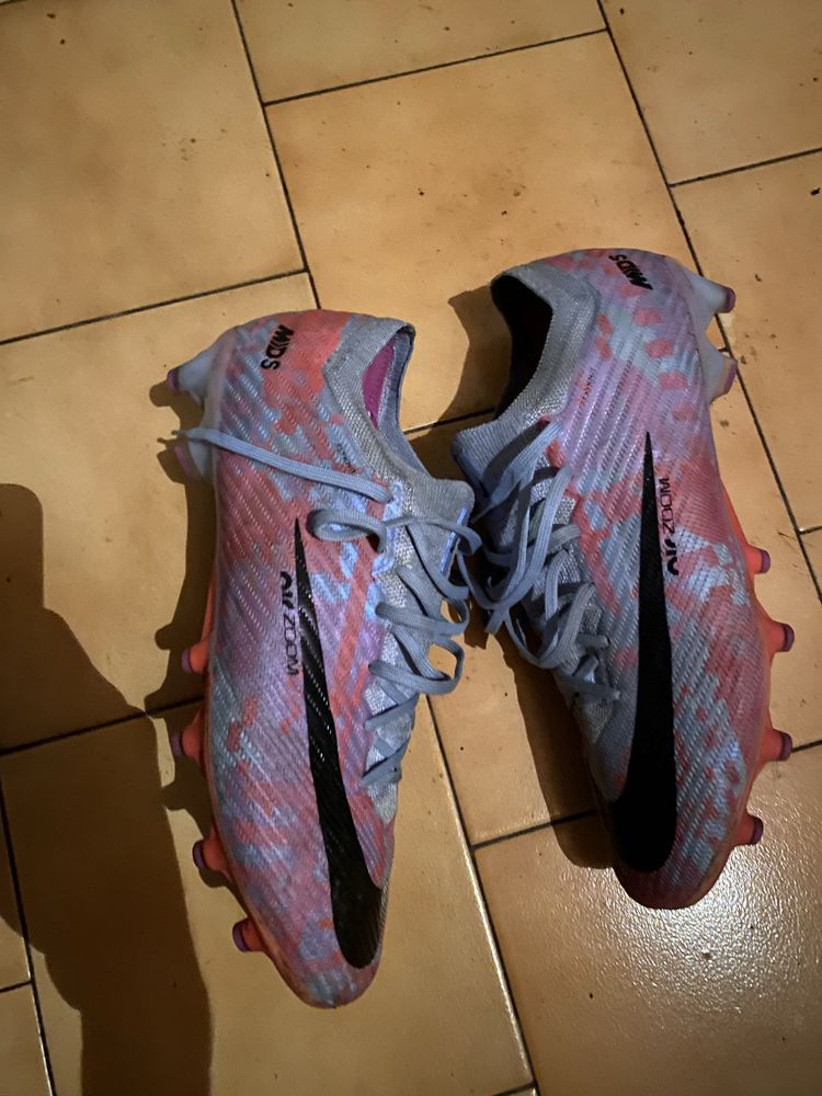 Chuteiras Nike Mercurial Vapor 15 (Elite) PREÇO DOS DOIS PARES