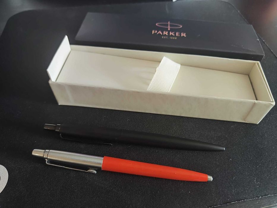Vendo caneta Parker XL, NOVA, corpo metálico preto mate