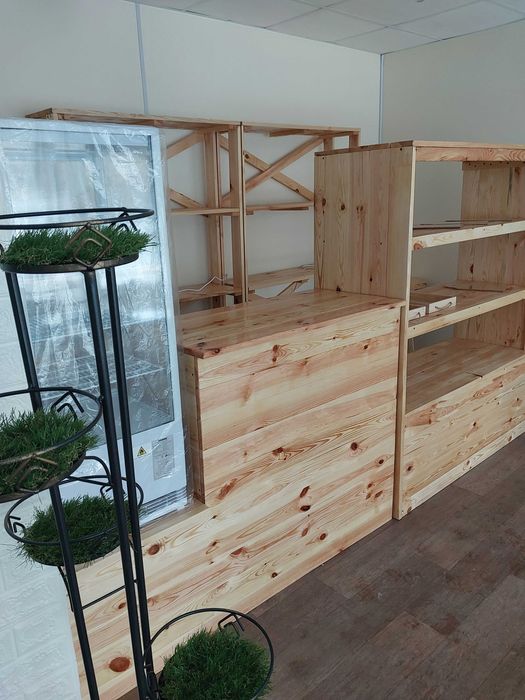 Меблі дерев'яні, столи, барна стійка,  витрина