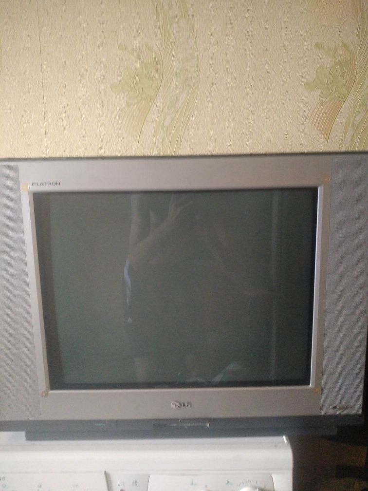 Продаю тв LG 24" Кинескопный