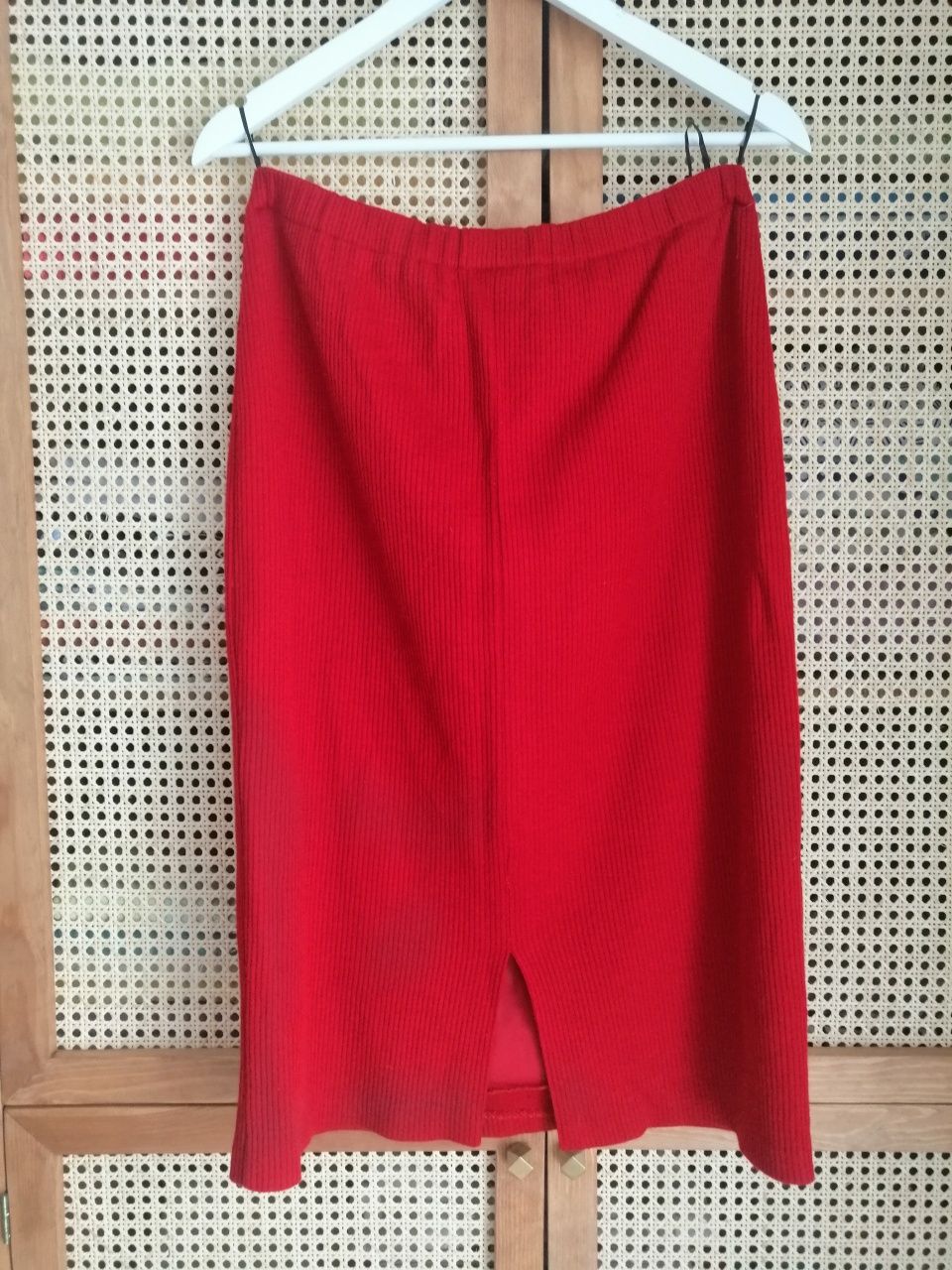 Spódnica czerwona z domieszką wełny