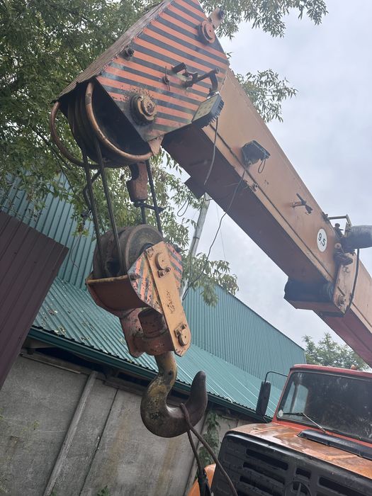 Автокран на базі Зіл ГЯ-133