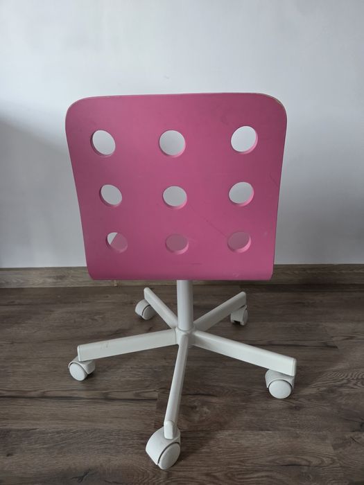 Krzesło do biurka Ikea różowe, regulowana wysokość