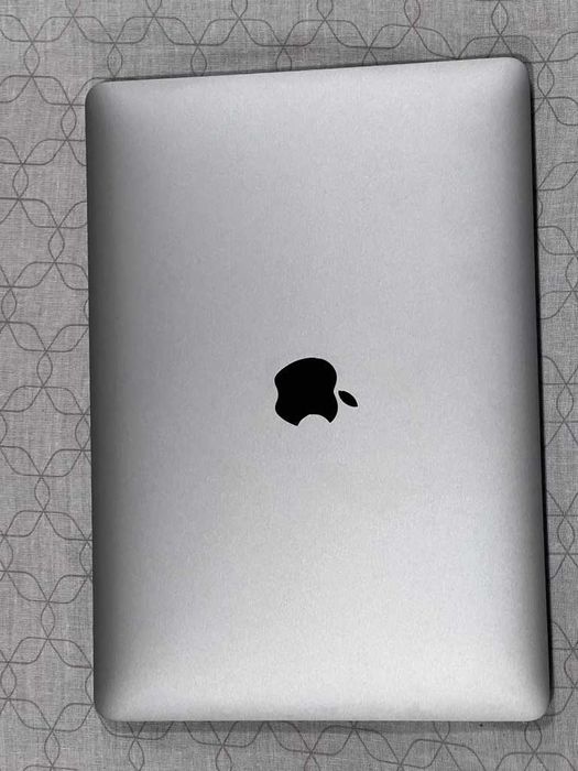 Macbook Pro 13 (Intel i5 2.0 / 32GB / 1TB)