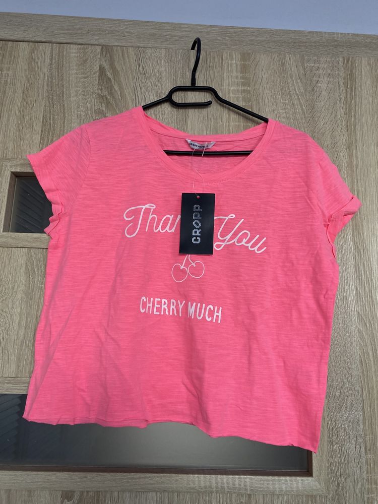 Nowy crop top z metką