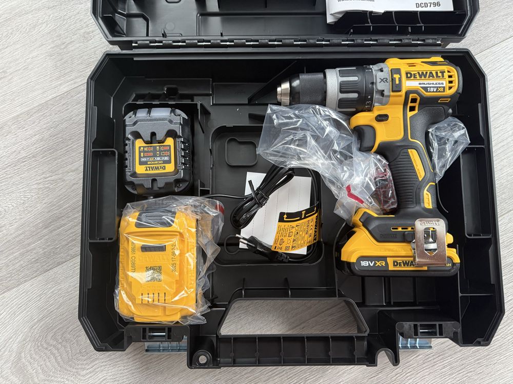 Акумуляторний ударний дриль-шуруповерт DeWALT DCD796D2, 2 акб 2 Ah з/п