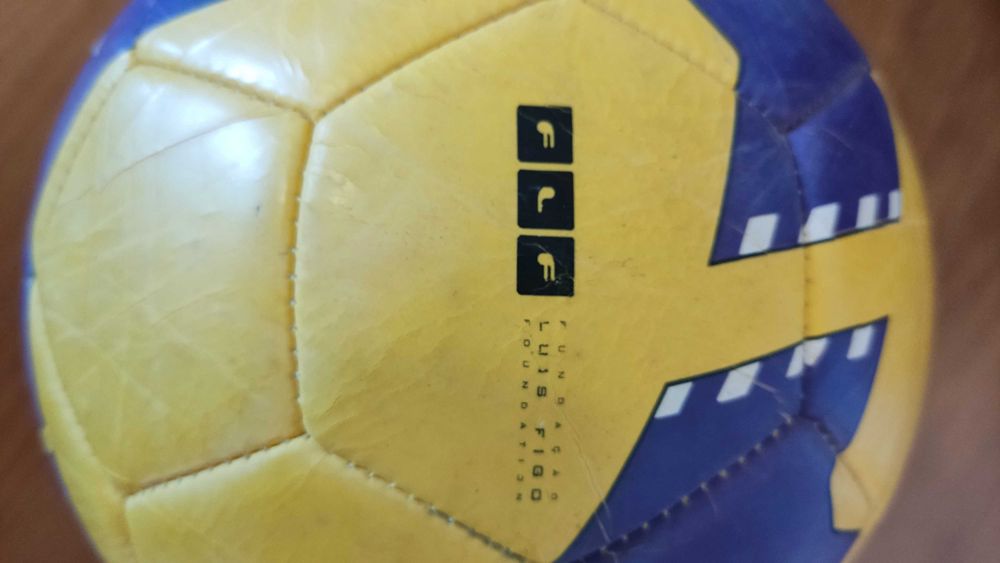 Bola de futebol autografada