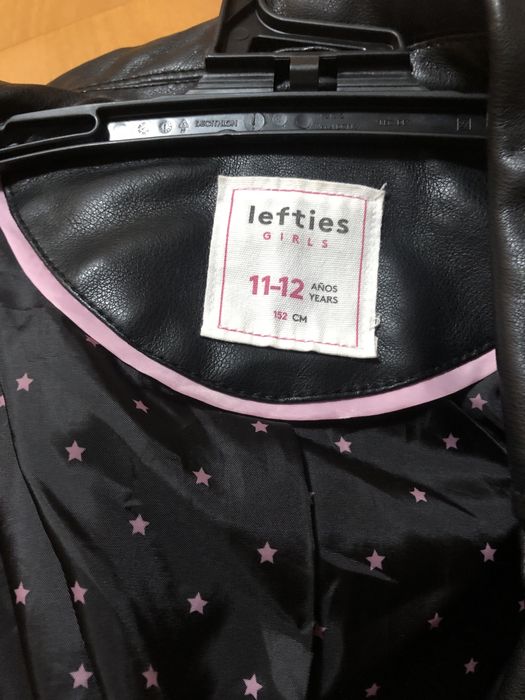 Jaqueta preta de menina