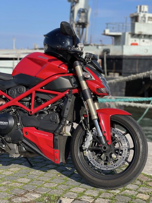 Ducati Streetfighter 848 como nova