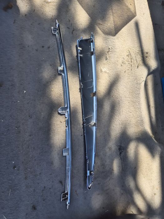 Listwa Chrom zderzaka przod Renault Laguna iii