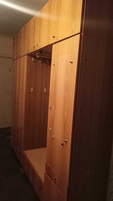 Продам меблі (Вітальня, Передпокій)