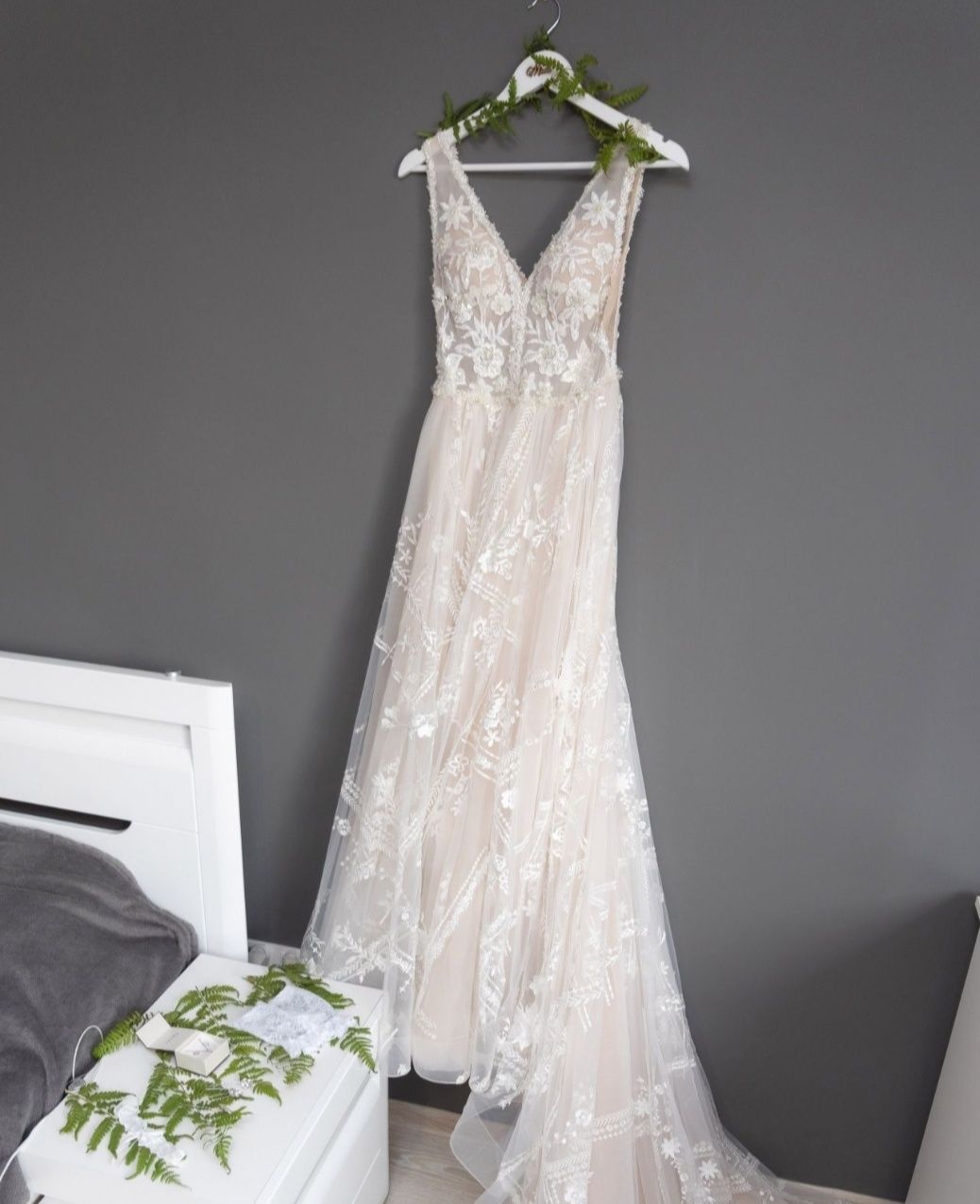 Suknia- Boho, koronka, tren, Glamour