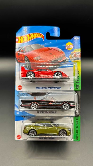 Hot Wheels Ferrari F40 + Batmobile TV Series + Audi RS e-tron GT