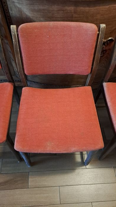 Oddam 4 krzesła do renowacji