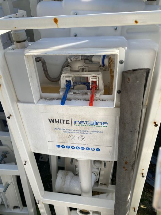 Podtynkowy stelaż do wc white instaline