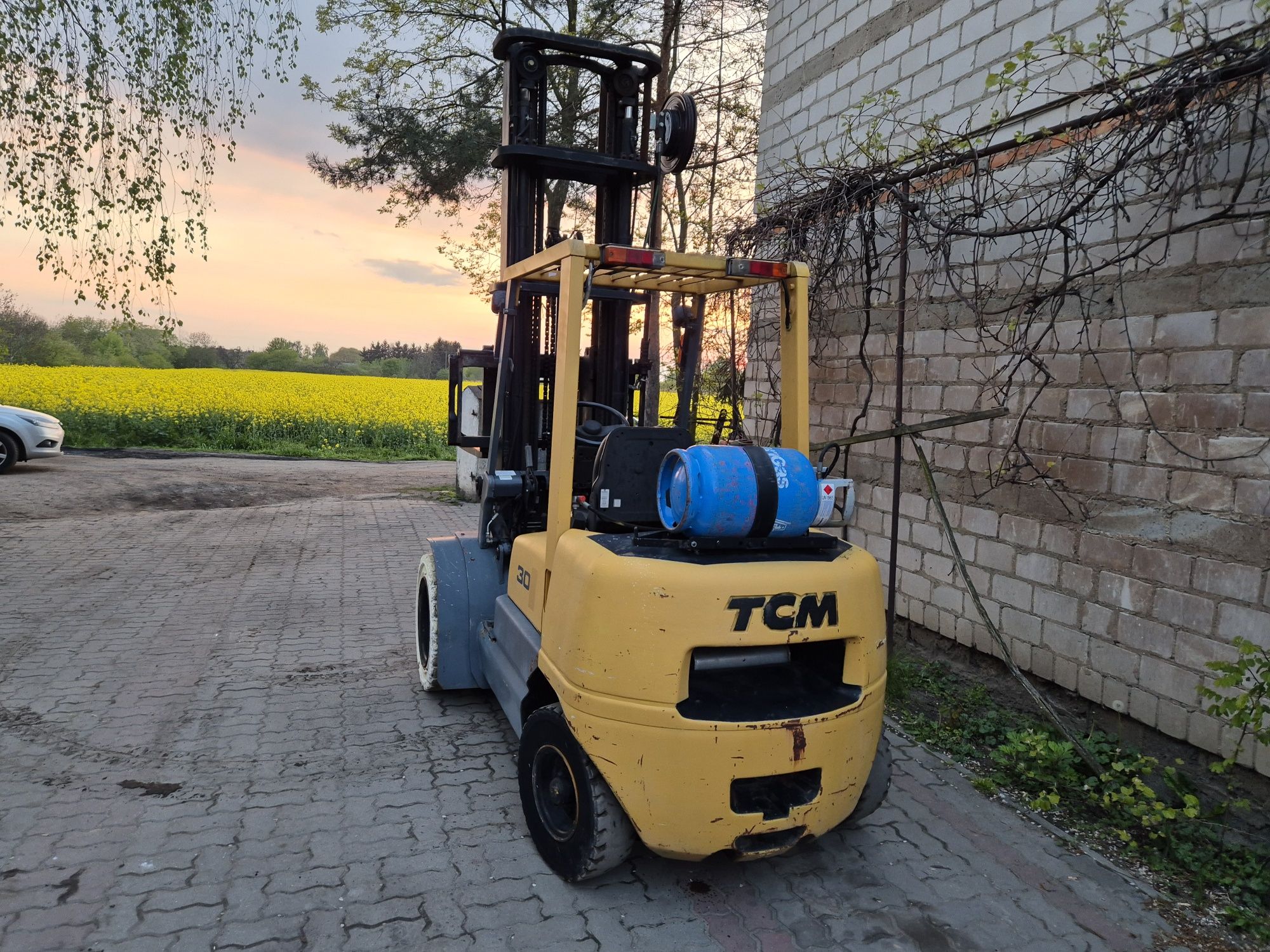 Wózek widłowy TCM FG30 triplex 2000r