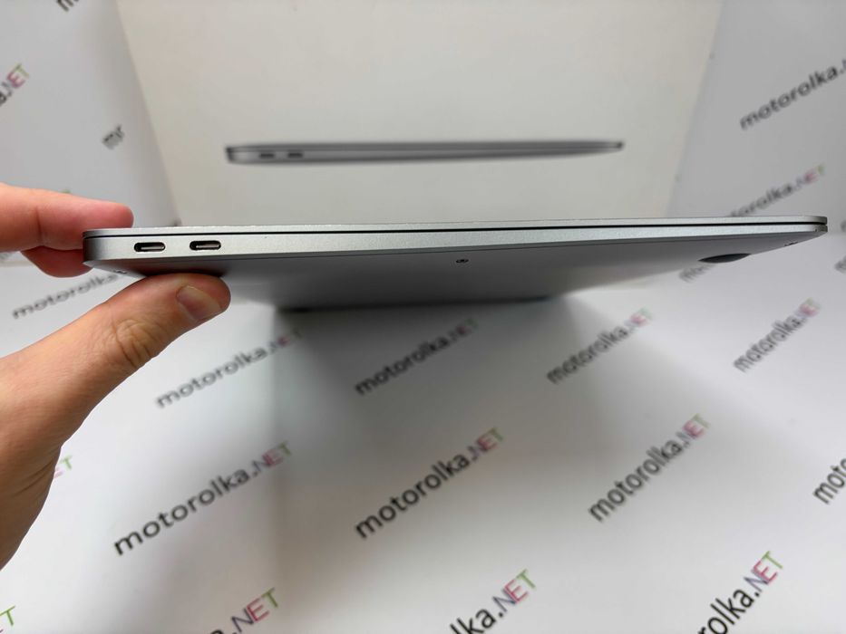 MacBook Air 13 2018 i5 8RAM 128SSD Space Gray  (291 циклов)