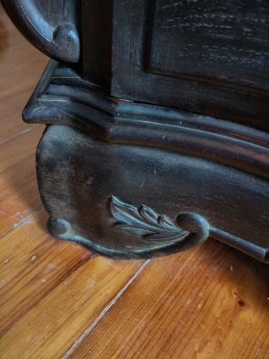 Cómoda antiga madeira maciça trabalhada curvada floral - móvel ùnico