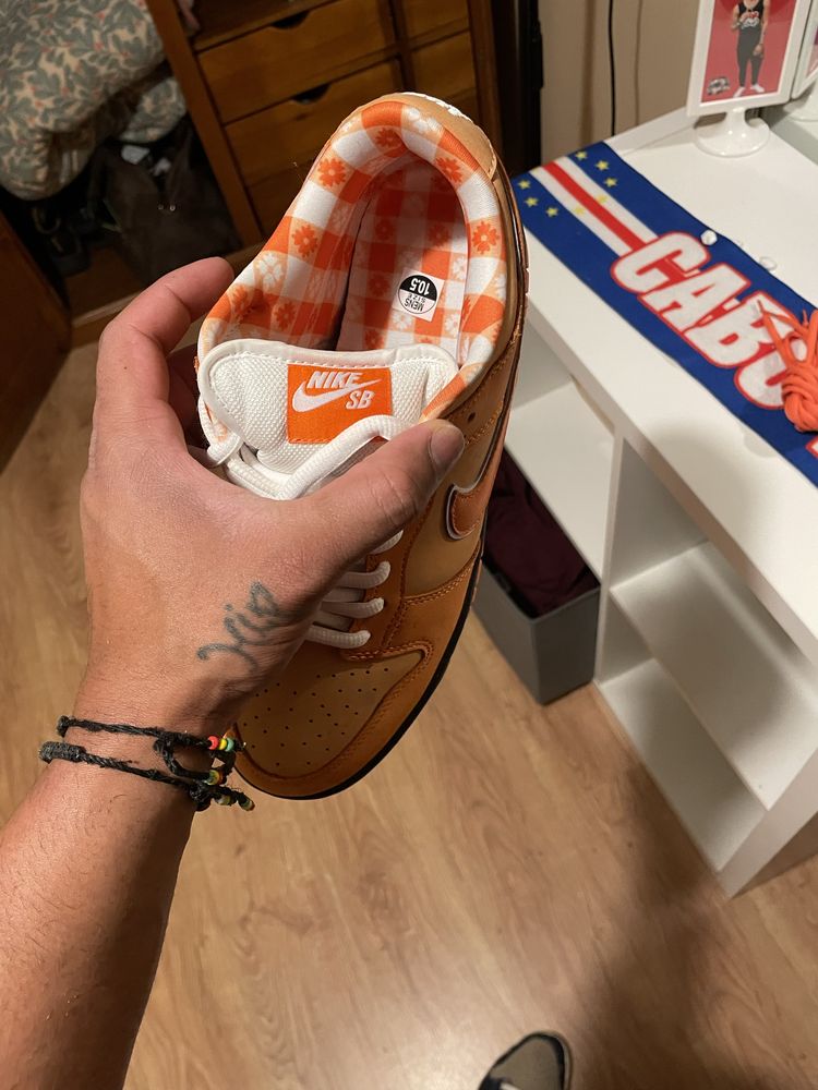 Air nike laranja e branco