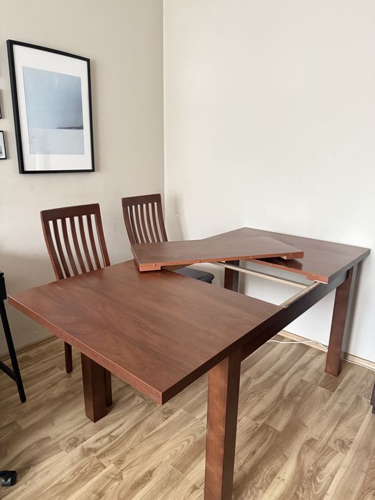 Stół rozkladany + 4 krzesla - zestaw, jadalnia, salon