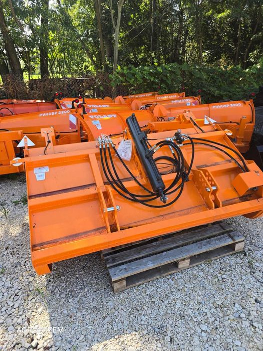 Nowa piaskarka solarka VOLANT 2.0m samozaładowcza na tuz komunalna
