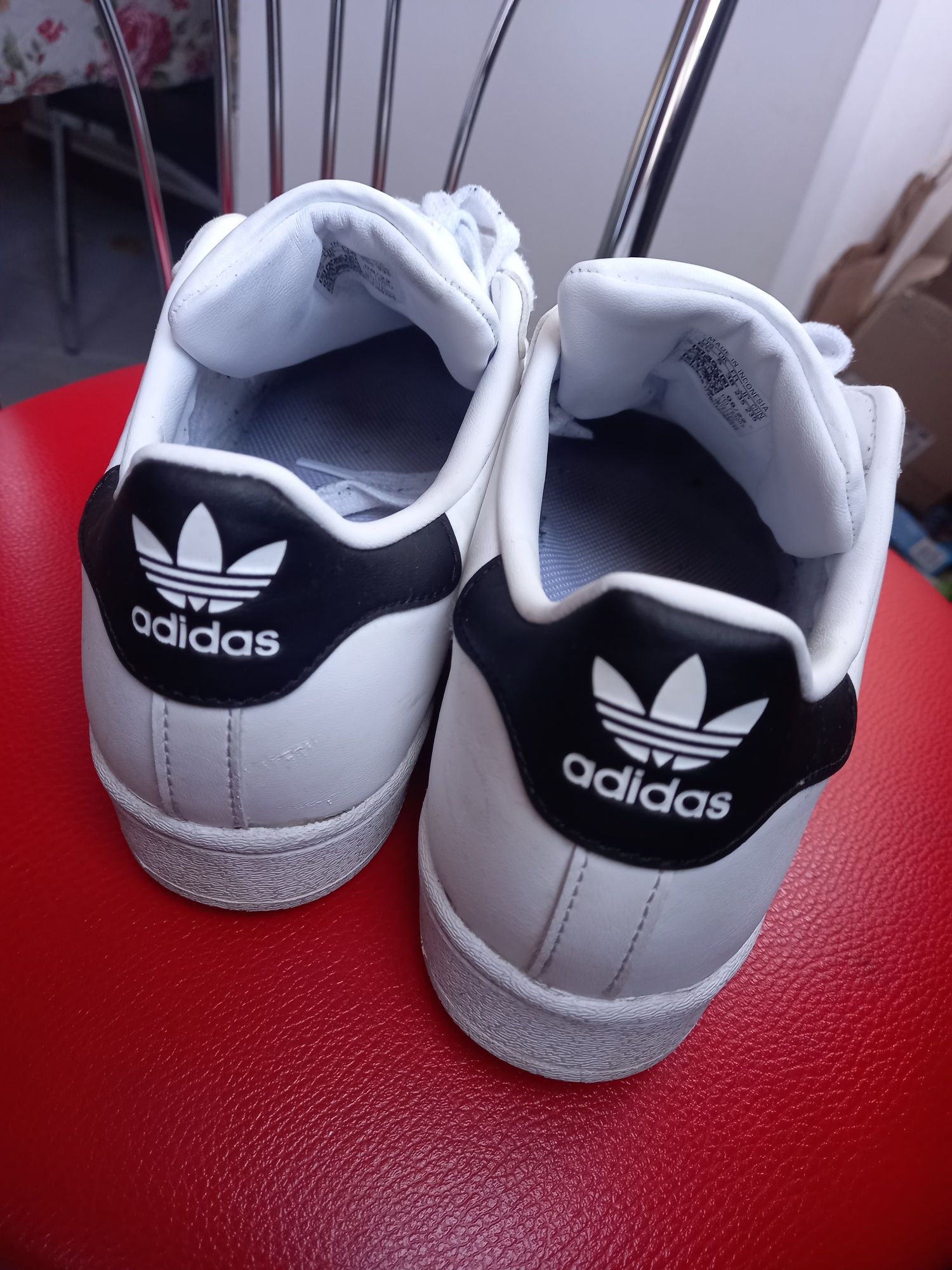 Кросівки Adidas майже нові