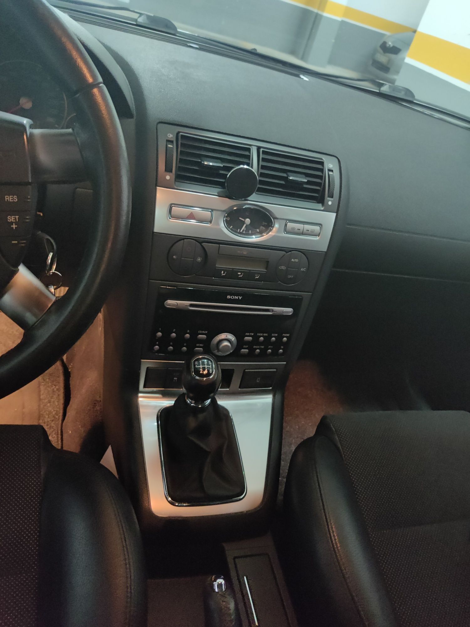 Ford Mondeo 1.8 SCI 130cv Titanium impecável