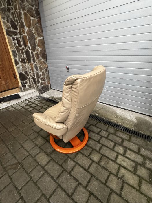 Шкіряне компютерне крішло